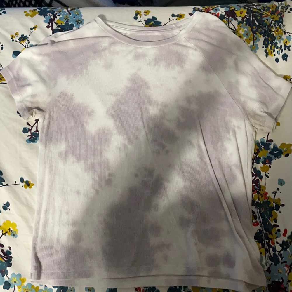 Ribbed white/light purple tee shirt